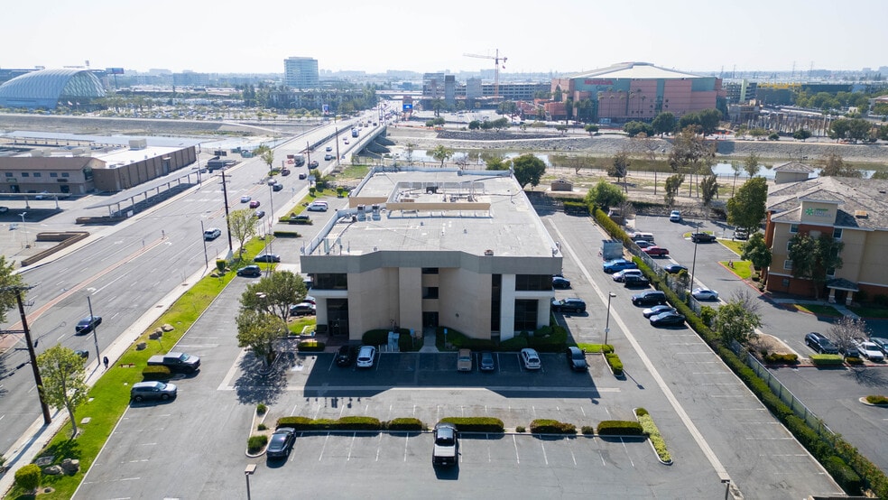 More Photos Of 1855 W Katella Ave, Orange Office Residential For Lease