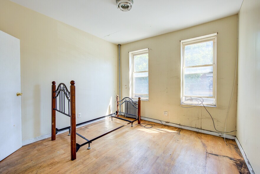 More Photos Of 1701 Gates Ave, Ridgewood Apartments For Sale
