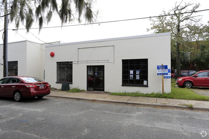 More Photos Of 217 E 41st St, Savannah Freestanding For Lease