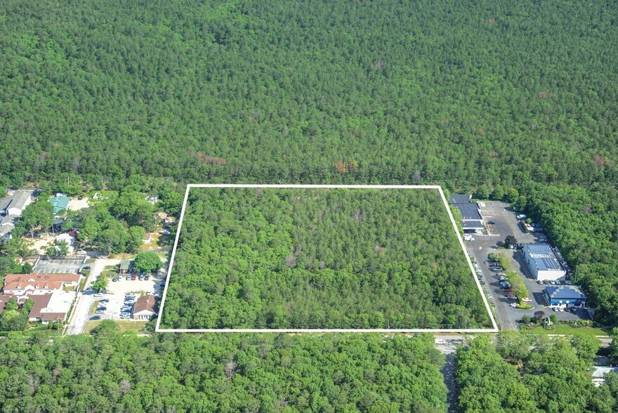 Primary Photo Of 302-310 W Montauk Hwy, Hampton Bays Land For Sale