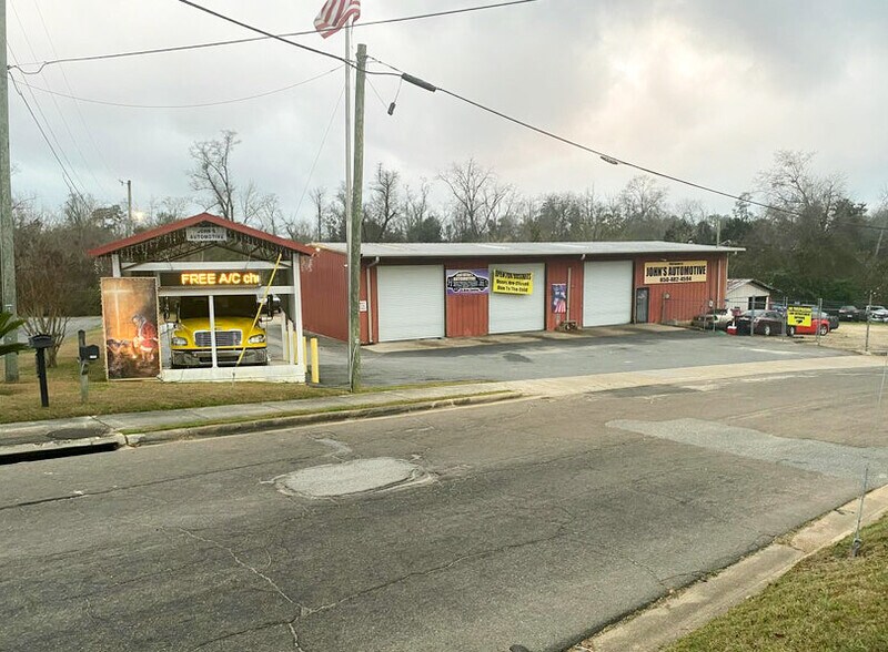 Primary Photo Of 2900 Borden St, Marianna Specialty For Sale