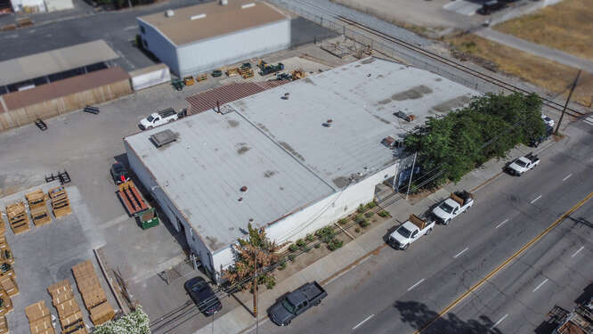 More Photos Of 2641 S Maple Ave, Fresno Warehouse For Lease