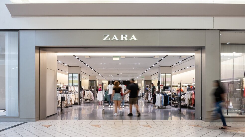 More Photos Of 2000 Willowbrook Mall, Houston Unknown For Lease