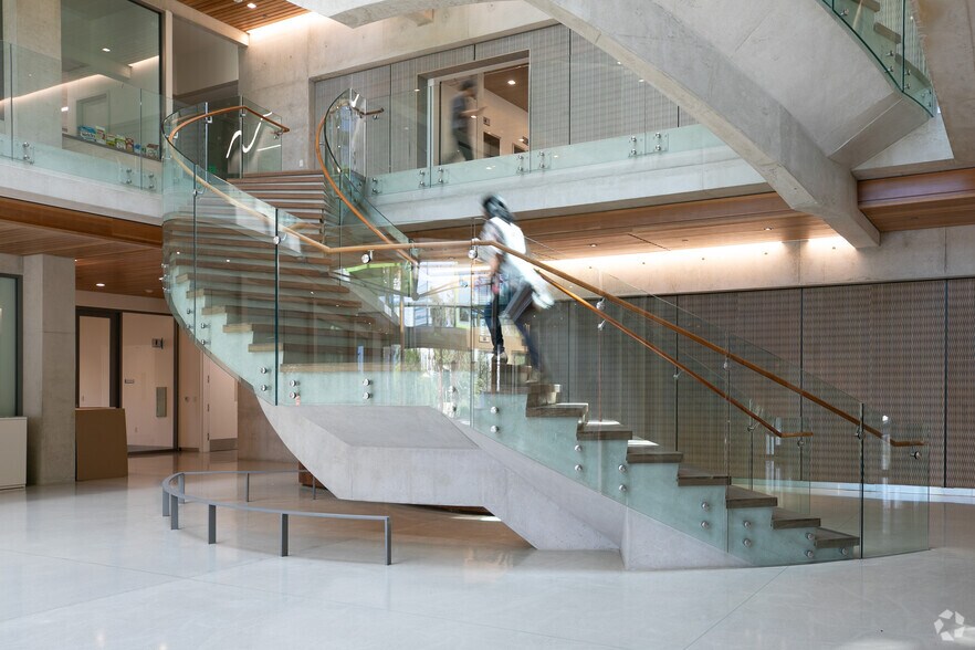 More Photos Of 9310 Athena Cir, La Jolla Research And Development For Lease