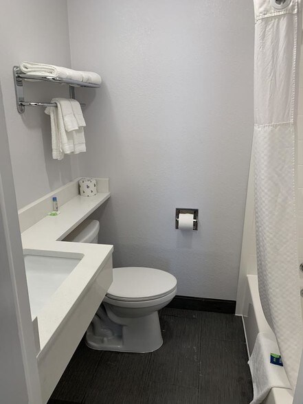 More Photos Of 6590 Thompson Rd, Syracuse Hotel For Sale