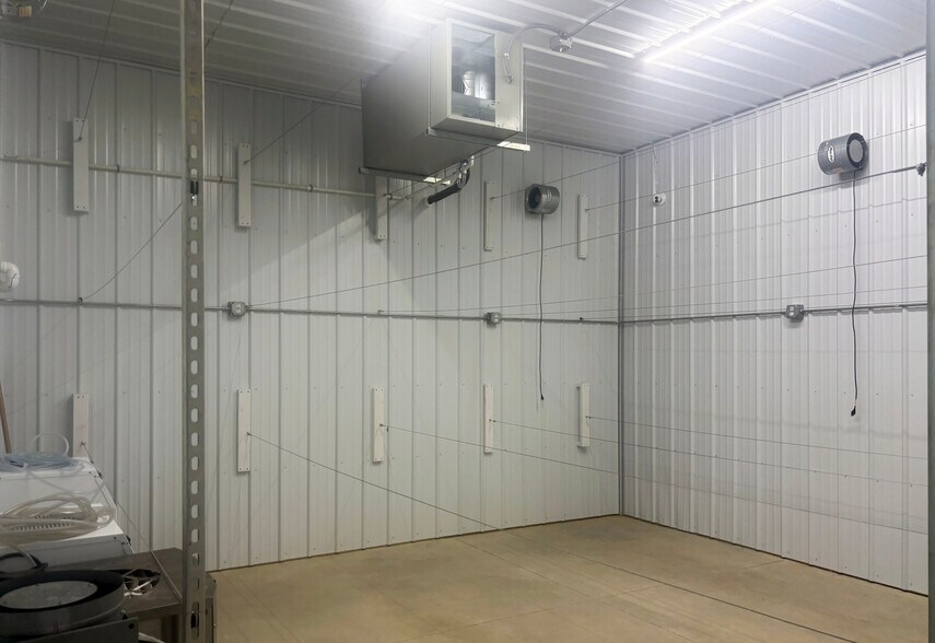 More Photos Of 3555 Smokey Ridge Rd, Vassar Warehouse For Lease