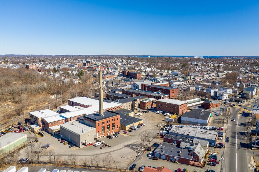 More Photos Of 119R Foster St, Peabody Light Distribution For Sale