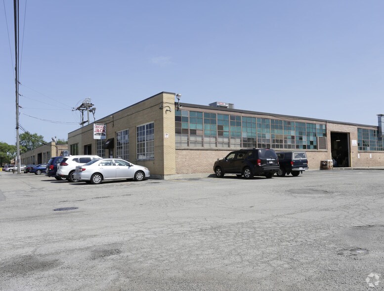 More Photos Of 2000 S 25th Ave, Broadview Manufacturing For Lease