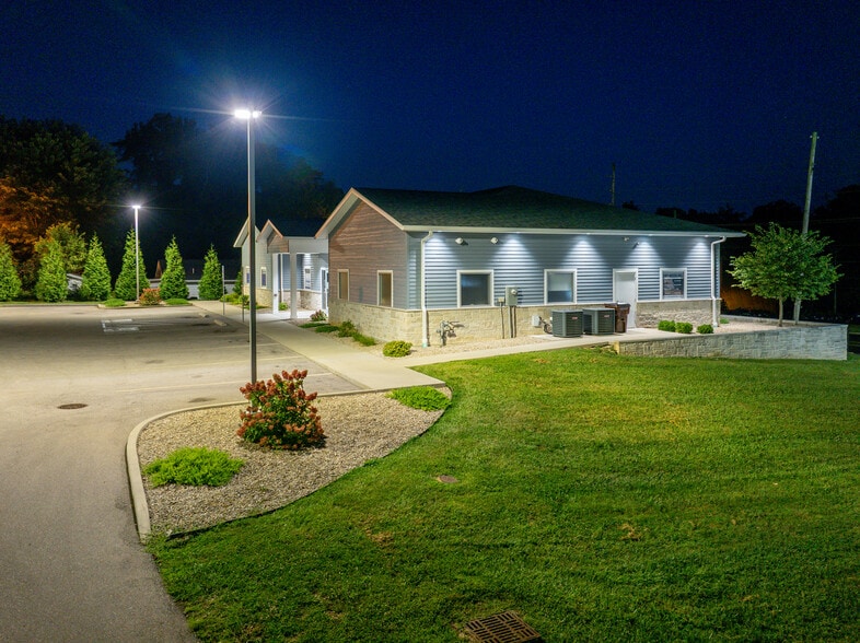 More Photos Of 2221 John Williams Blvd, Bedford Office For Sale