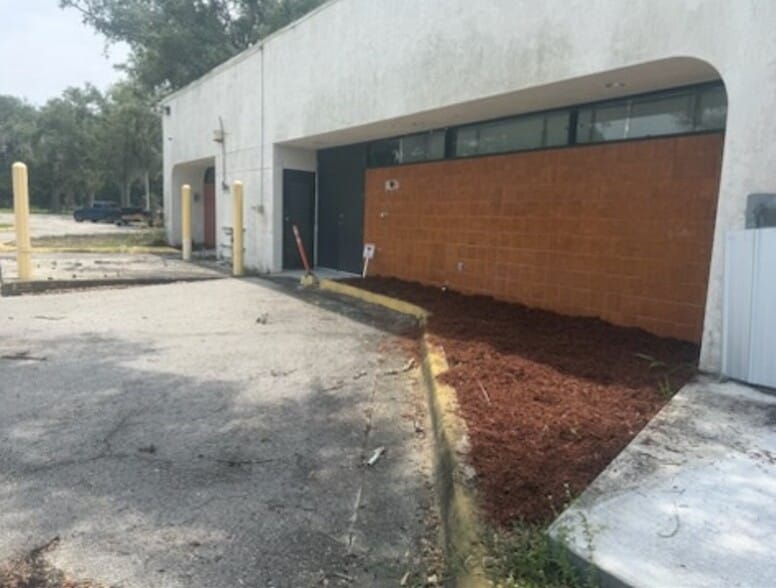 More Photos Of 7725 N Orange Blossom Trl, Orlando Warehouse For Sale