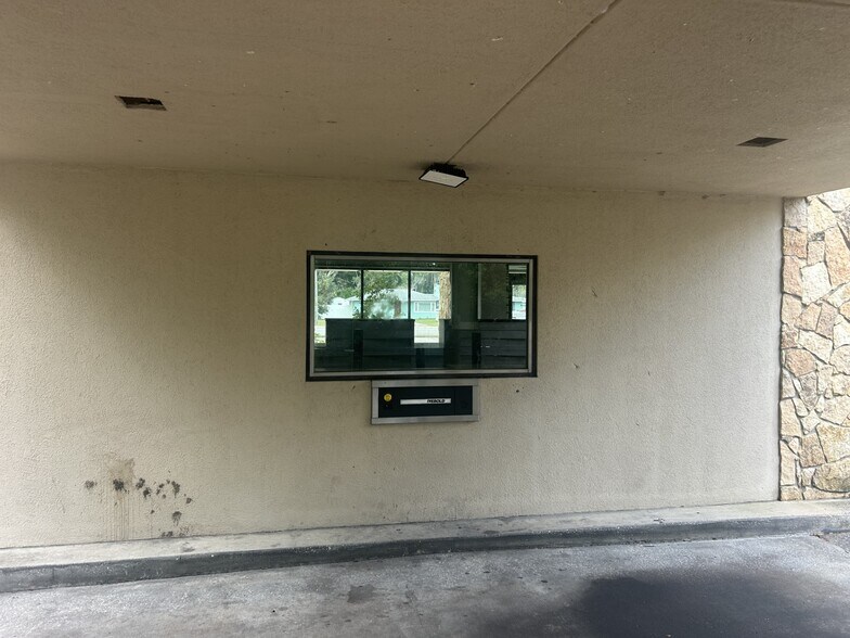 More Photos Of 350 N Summit St, Crescent City Freestanding For Sale