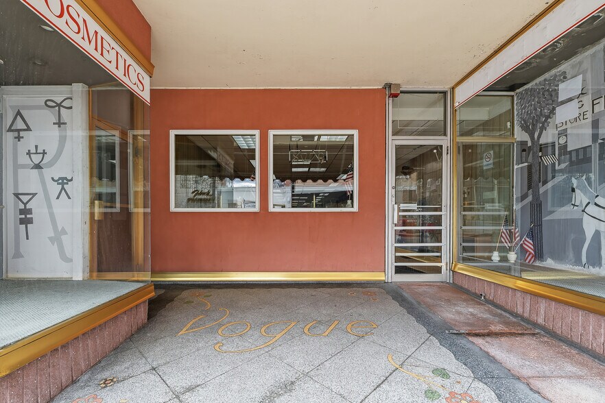 More Photos Of 32 N Main St, Pittston Storefront Retail Office For Lease