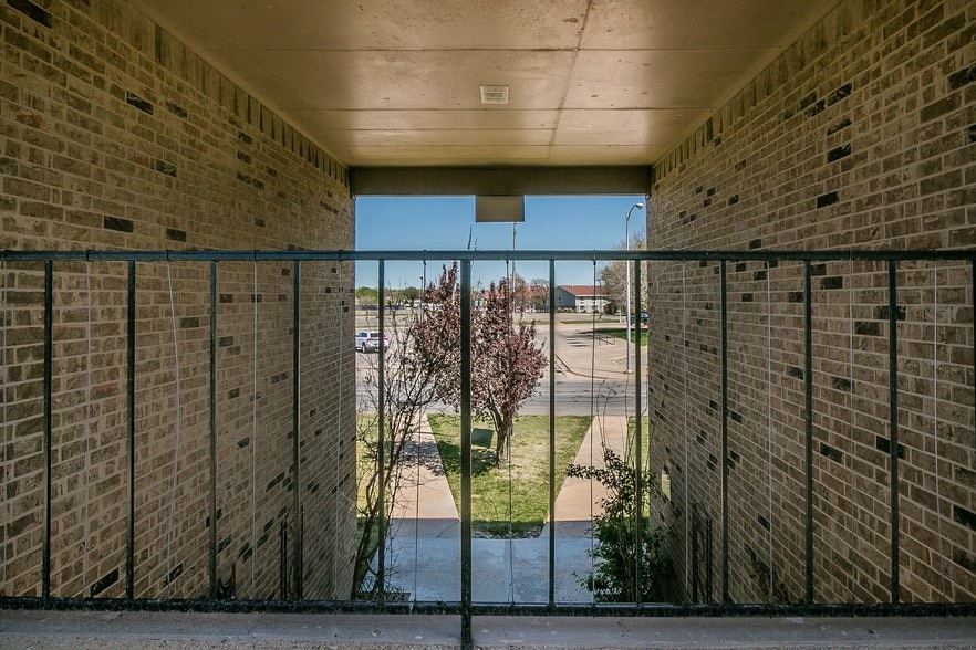 More Photos Of 1031 N Sumner St, Pampa Apartments For Sale