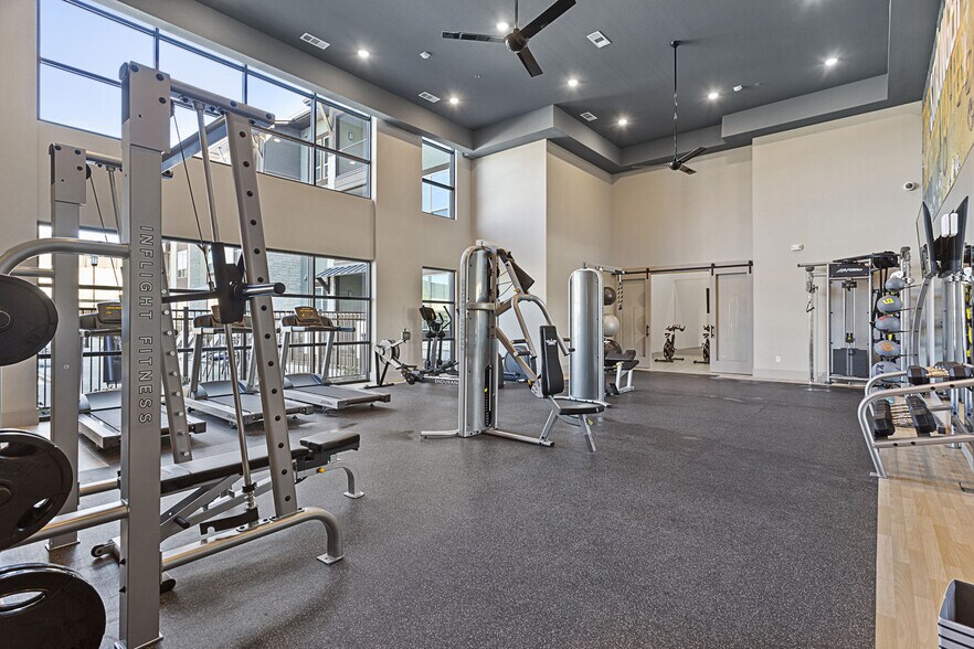 More Photos Of 900 Cinema Dr, Hudson Oaks Apartments For Lease