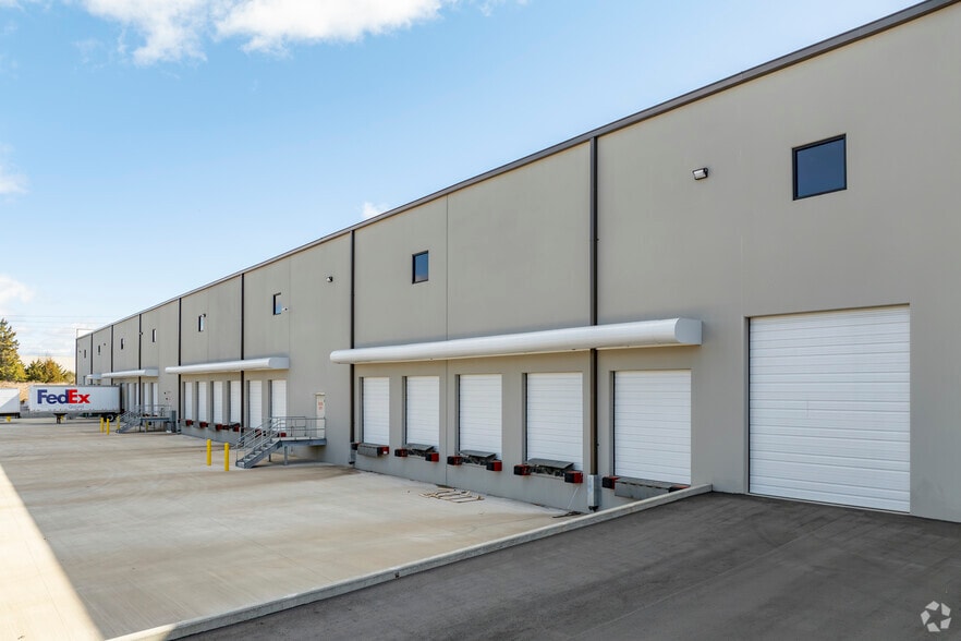 More Photos Of 2011 Nevada Boulevard, Charlotte Warehouse For Lease