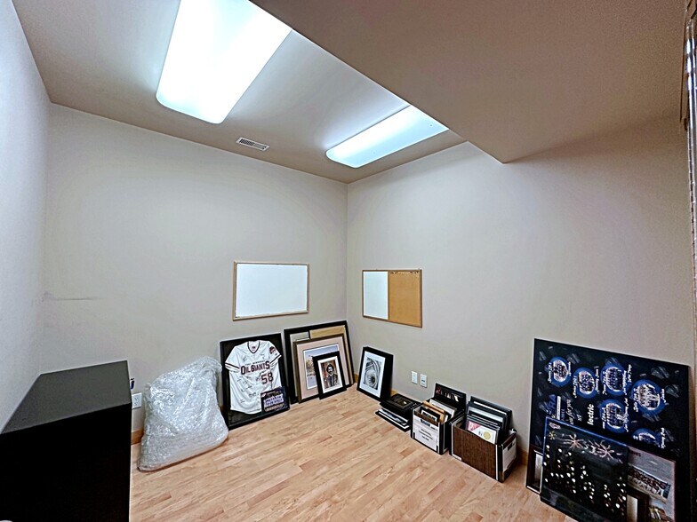 More Photos Of 380 Mackenzie Blvd, Fort McMurray Warehouse For Sale