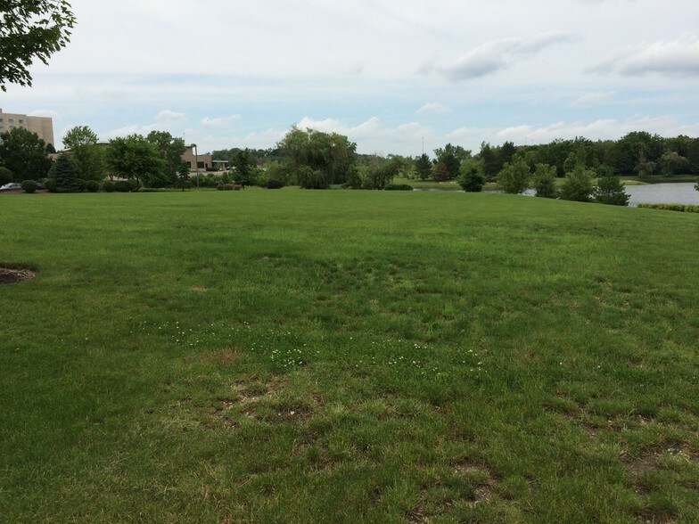 More Photos Of 901 McClintock Dr, Burr Ridge Land For Sale