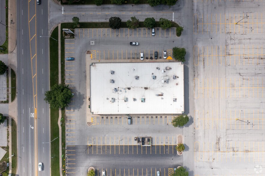 More Photos Of 13140 S Cicero Ave, Crestwood Unknown For Lease