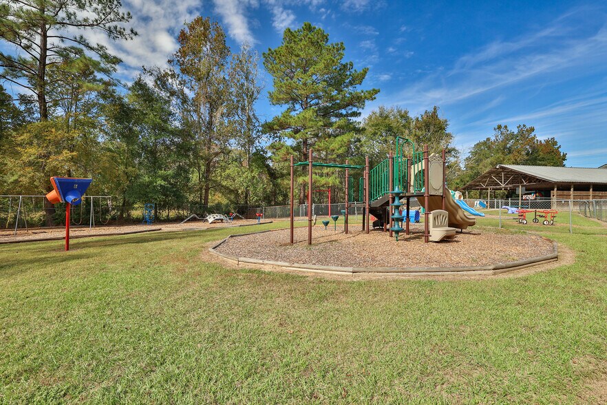 More Photos Of 6035 TX-105, Conroe Daycare Center For Sale
