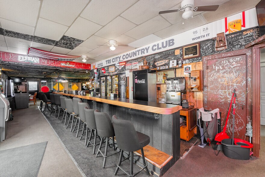 More Photos Of 125 Opresik Ln, Myrtle Creek Bar For Sale