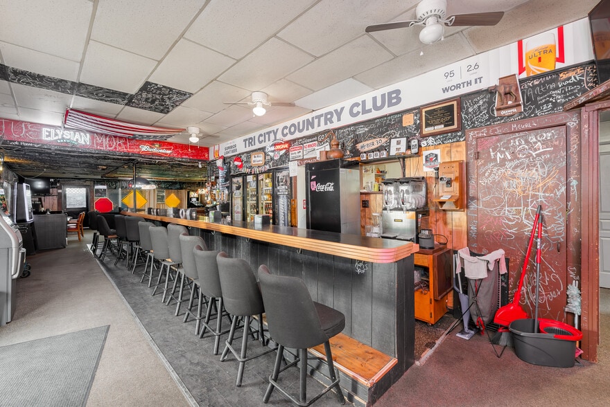 More Photos Of 172 S Old Pacific Hwy, Myrtle Creek Bar For Sale