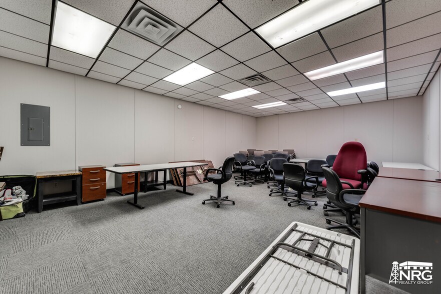 More Photos Of 1503 E Taylor Ave, Midland Industrial For Sale