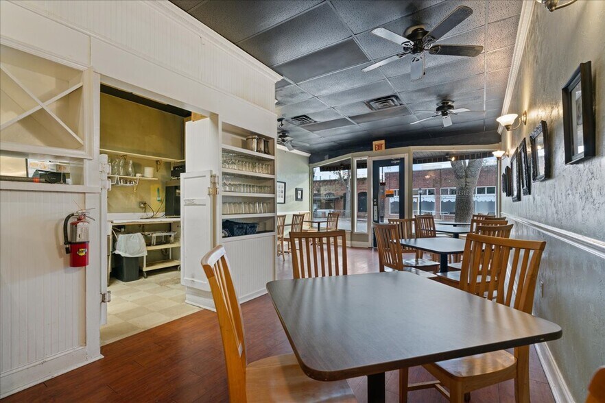 More Photos Of 12 SW 1st Ave, Gainesville Storefront For Lease