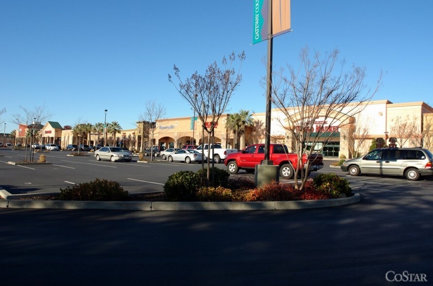 More Photos Of 1570-1650 Gateway Blvd, Fairfield Unknown For Lease