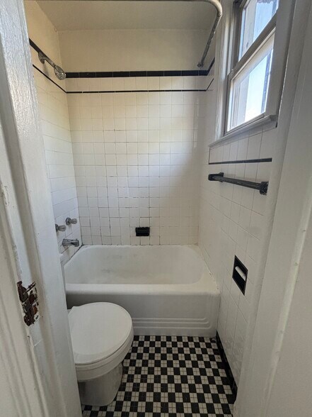 More Photos Of 395 Manhattan Ave, New York Apartments For Sale