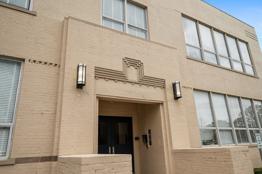 More Photos Of 200 Claremont Ave, Hampton Apartments For Sale