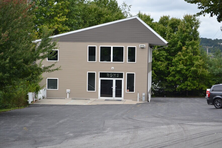 More Photos Of 4028 Hanover Pike, Manchester Auto Repair For Sale