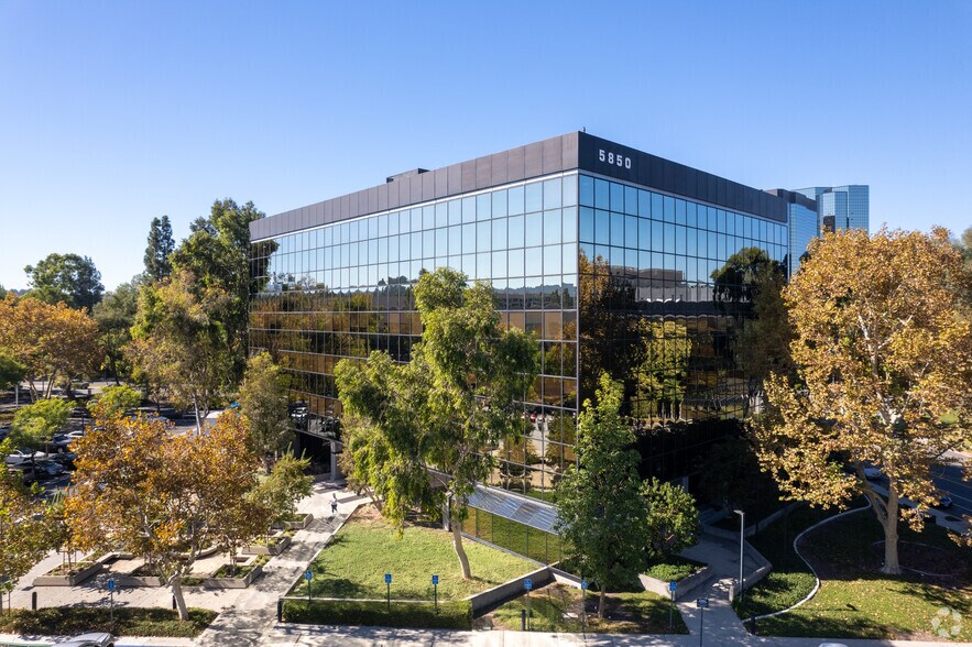 Primary Photo Of 5850 Canoga Ave, Woodland Hills Coworking Space