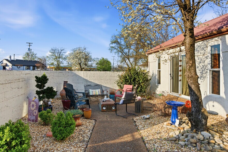 More Photos Of 2831 Columbine Pl, Nashville Freestanding For Sale