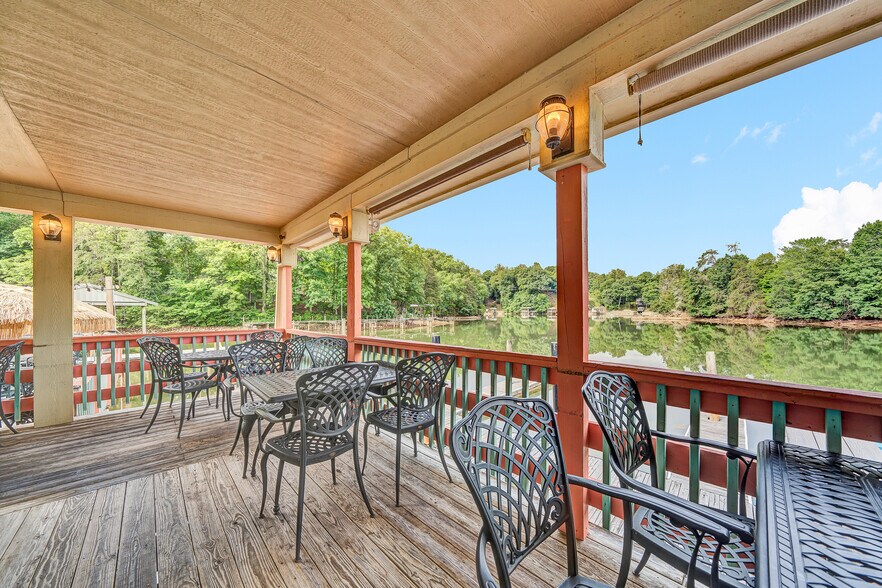 More Photos Of 1041 Harbour Inn Ln, Moneta Restaurant For Sale