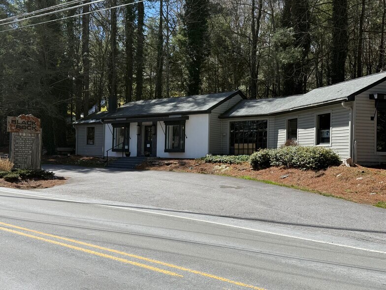 More Photos Of 2220 N 4th St, Highlands Freestanding For Lease
