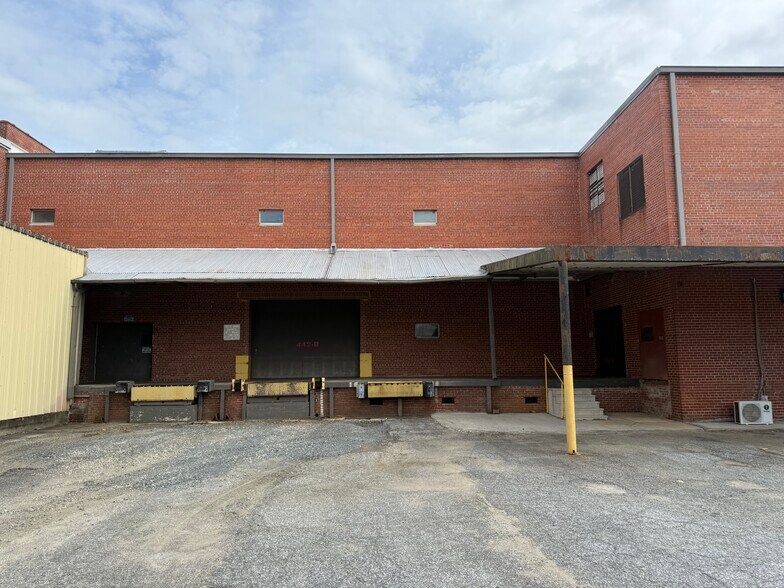 More Photos Of 422B N 3rd St, Albemarle Warehouse For Lease