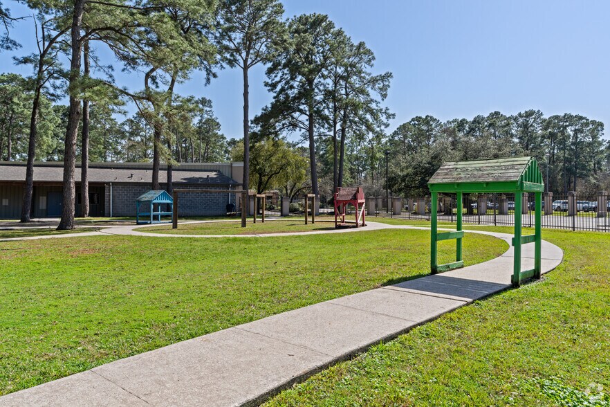 More Photos Of 17810 Spring Creek Forest Dr, Spring Schools For Lease