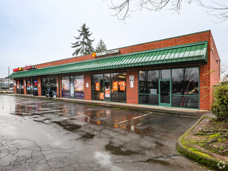 More Photos Of 8012-8028 SE Powell Blvd, Portland Unknown For Lease