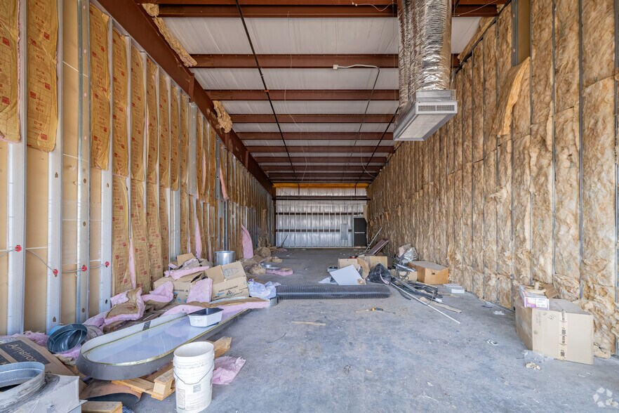 More Photos Of 8000-8022 NW 39th Expressway, Bethany Freestanding For Lease