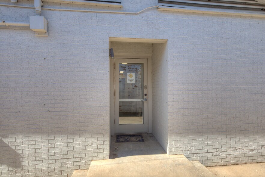 More Photos Of 12 W Dawes Ave, Bixby Office For Sale