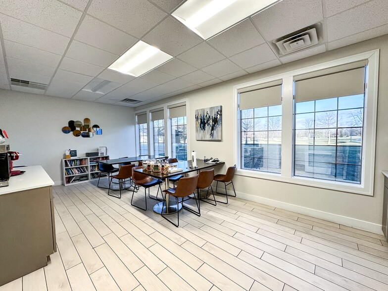 More Photos Of 11118 Coldwater Rd, Fort Wayne Office For Sale