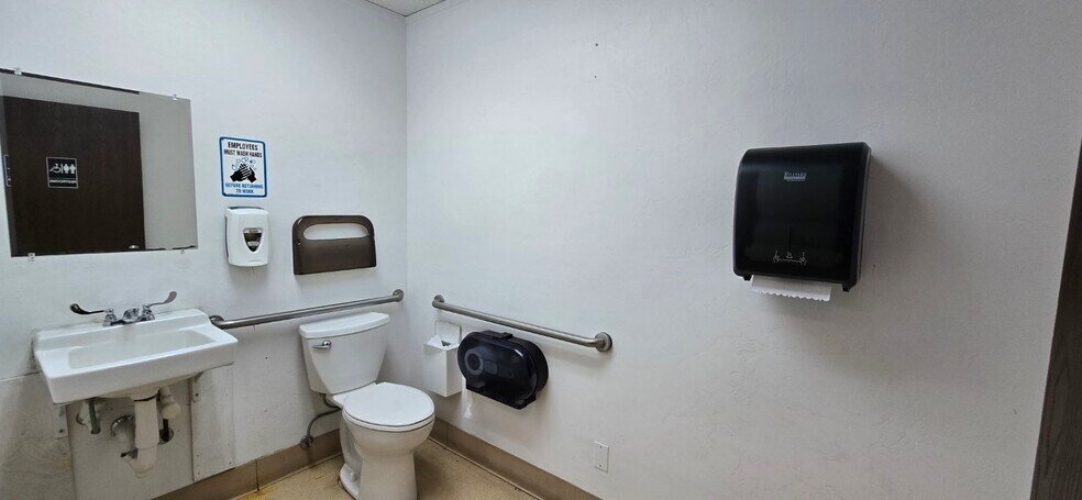 More Photos Of 625 Ruth St, Prescott Office For Sale