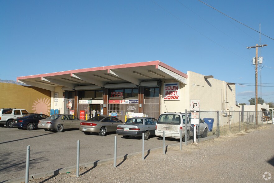 Primary Photo Of 2226 N Country Club Rd, Tucson Convenience Store For Sale