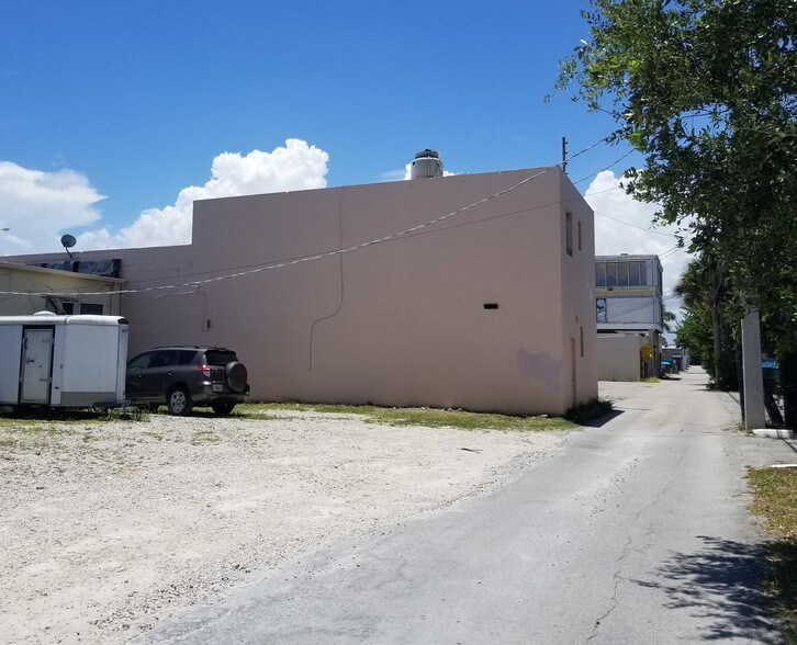 More Photos Of 777 NE 125th St, North Miami Storefront For Lease