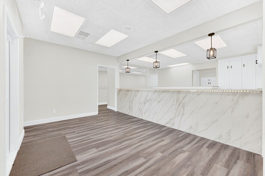 More Photos Of 326 S Edmonds Ln, Lewisville Medical For Lease