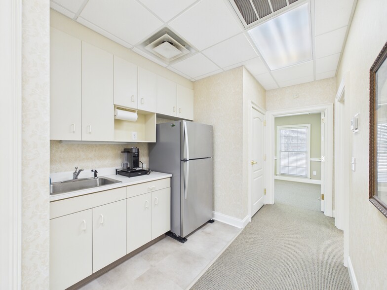 More Photos Of 5900 River Rd, Columbus Office For Lease