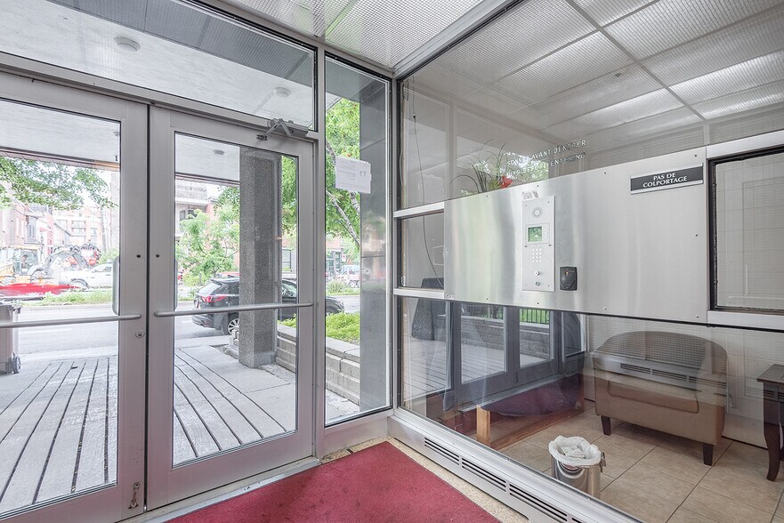 More Photos Of 250 Boul Saint-Joseph E, Montréal Apartments For Sale