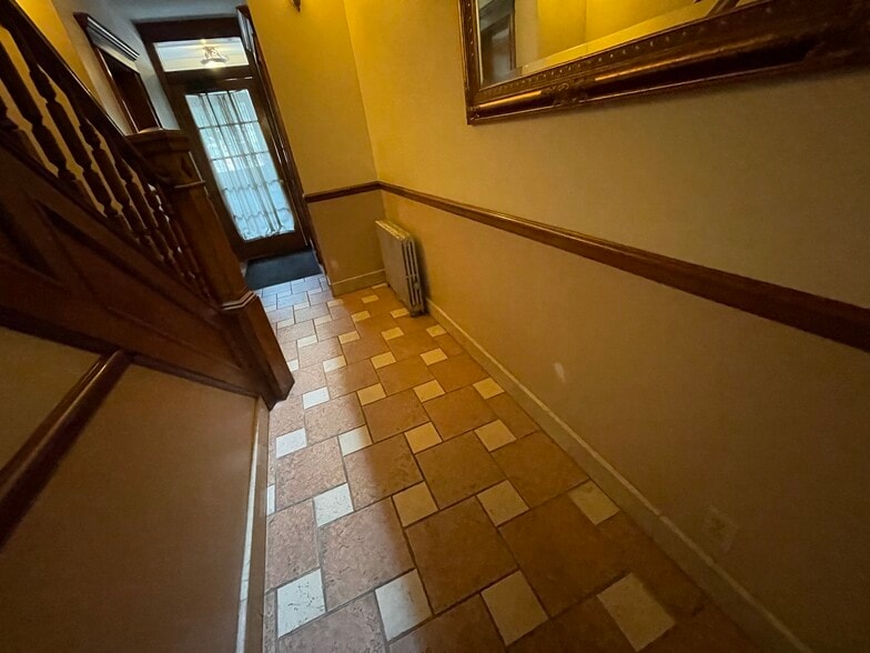 More Photos Of 4605 30th Ave, Astoria Apartments For Lease