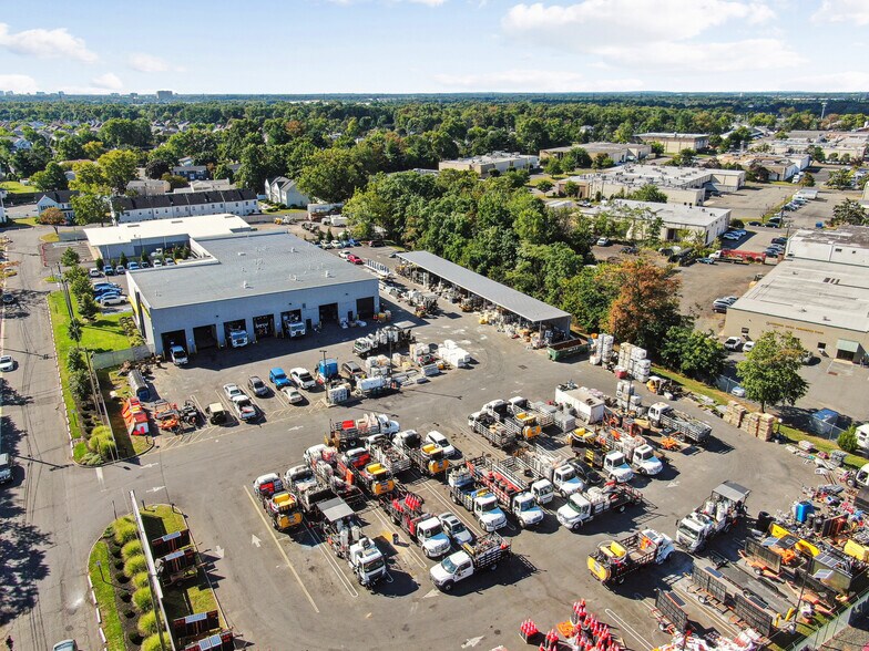 More Photos Of 201 Wilton Ave, Middlesex Flex For Lease