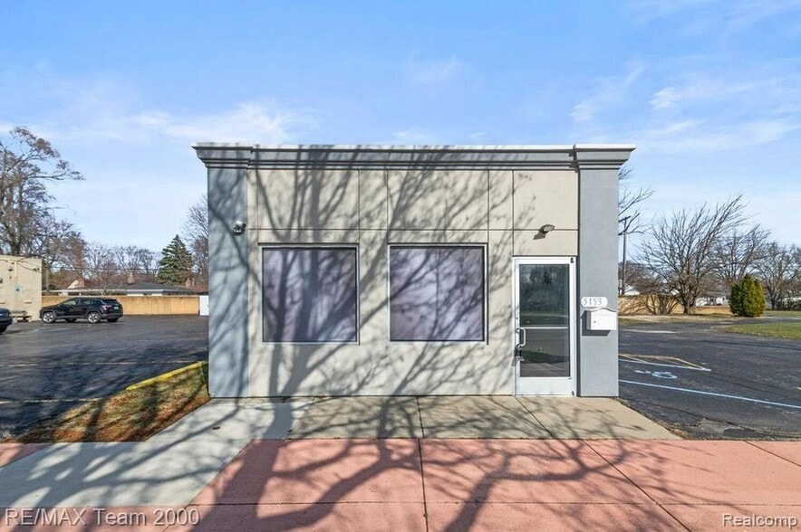 More Photos Of 5153 S Beech Daly St, Dearborn Heights Freestanding For Lease